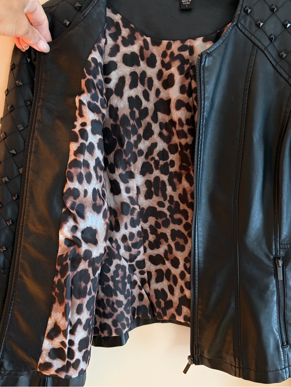 2B Bebe size L black faux leather jacket with studs - Picture 16 of 16